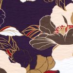 Crepé de viscosa con grandes flores moradas