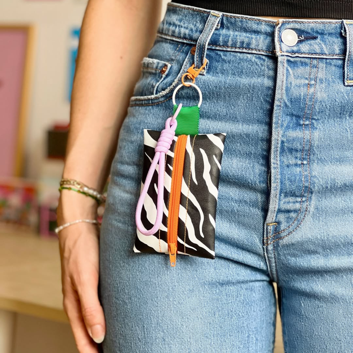 Simili synthétique Snaply x Josie - Zèbre Noir - Au mètre-2 Simili synthétique Snaply x Josie - Zèbre Noir - Au mètre-2