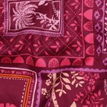 Bomullssatin - Patches med blommor, palmer och bär