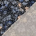 Viskosjersey - Abstrakta blommor blå