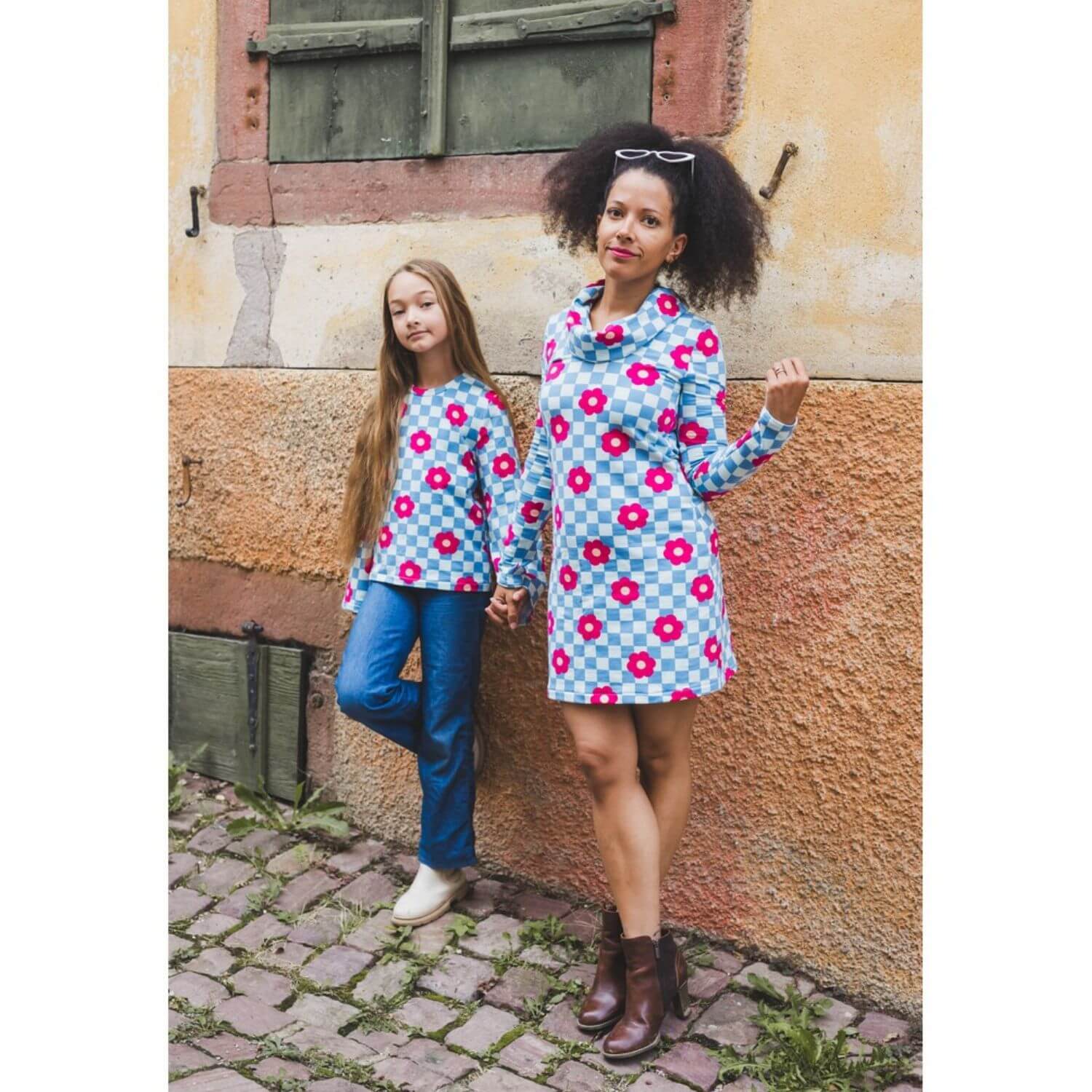 Softsweat - Karos und Blumen Blau Angeraut-1 Softsweat - Karos und Blumen Blau Angeraut-1