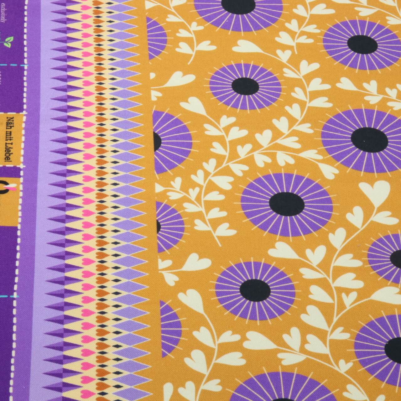 Bio Canvas - HHL Queen Of Hearts Court Garden Gelb-1 Bio Canvas - HHL Queen Of Hearts Court Garden Gelb-1