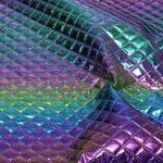 Gesteppter Jackenstoff – Rauten Metallic Regenbogenfarben Gesteppter Jackenstoff – Rauten Metallic Regenbogenfarben