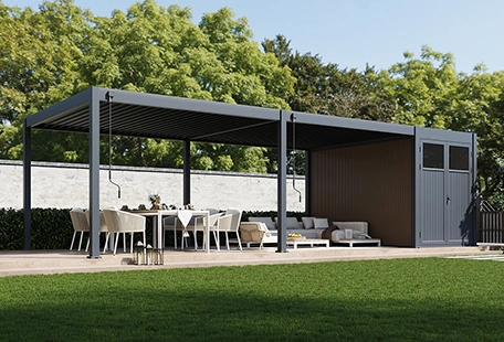 Pergola mit Anbau-Gartenhaus im Garten