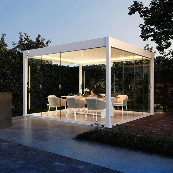 Aluminium-Pergola weiß im Außenbereich