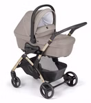 2in1 Fluido Easy Sport-Kinderwagen in stilvollem Design mit umkehrbarem Sitz, großen Hinterrädern und ergonomischem Griff – ideal für Kinder von 0 bis 4 Jahren in beige.