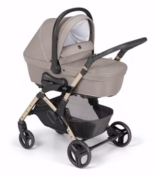 2in1 Fluido Easy Sport-Kinderwagen in stilvollem Design mit umkehrbarem Sitz, großen Hinterrädern und ergonomischem Griff – ideal für Kinder von 0 bis 4 Jahren in beige.