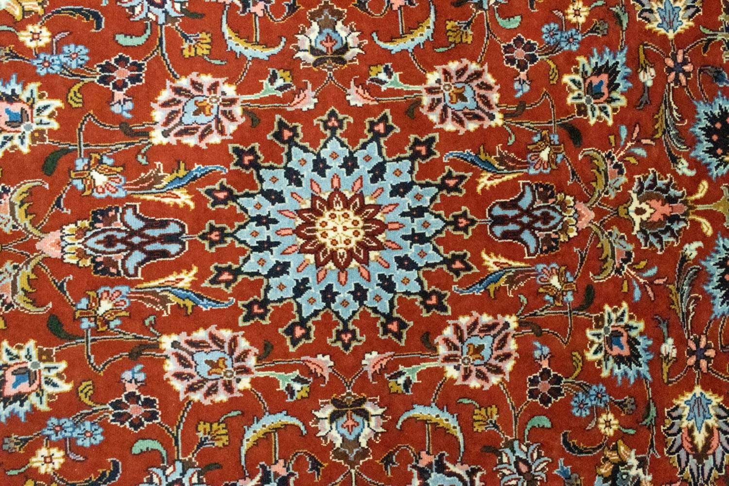 Perský koberec - Tabríz - 226 x 141 cm - rezavá