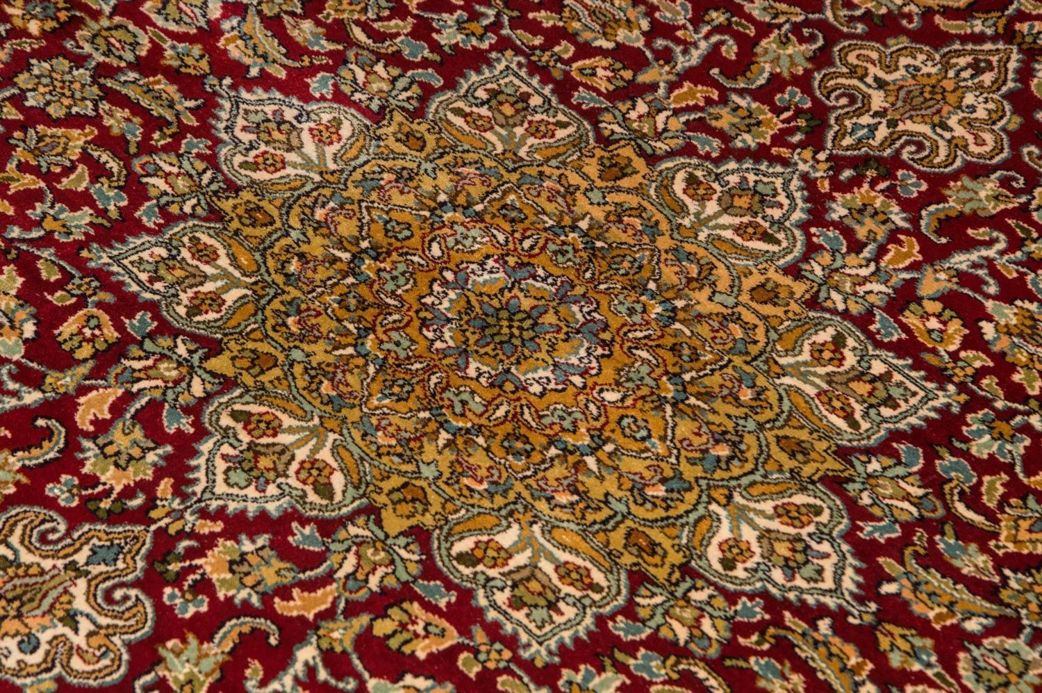 Silketæppe - Kashmir Silk - 216 x 153 cm - rød