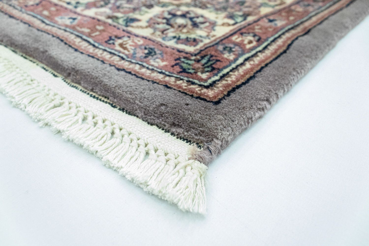 Oriental Rug - 196 x 138 cm - beige