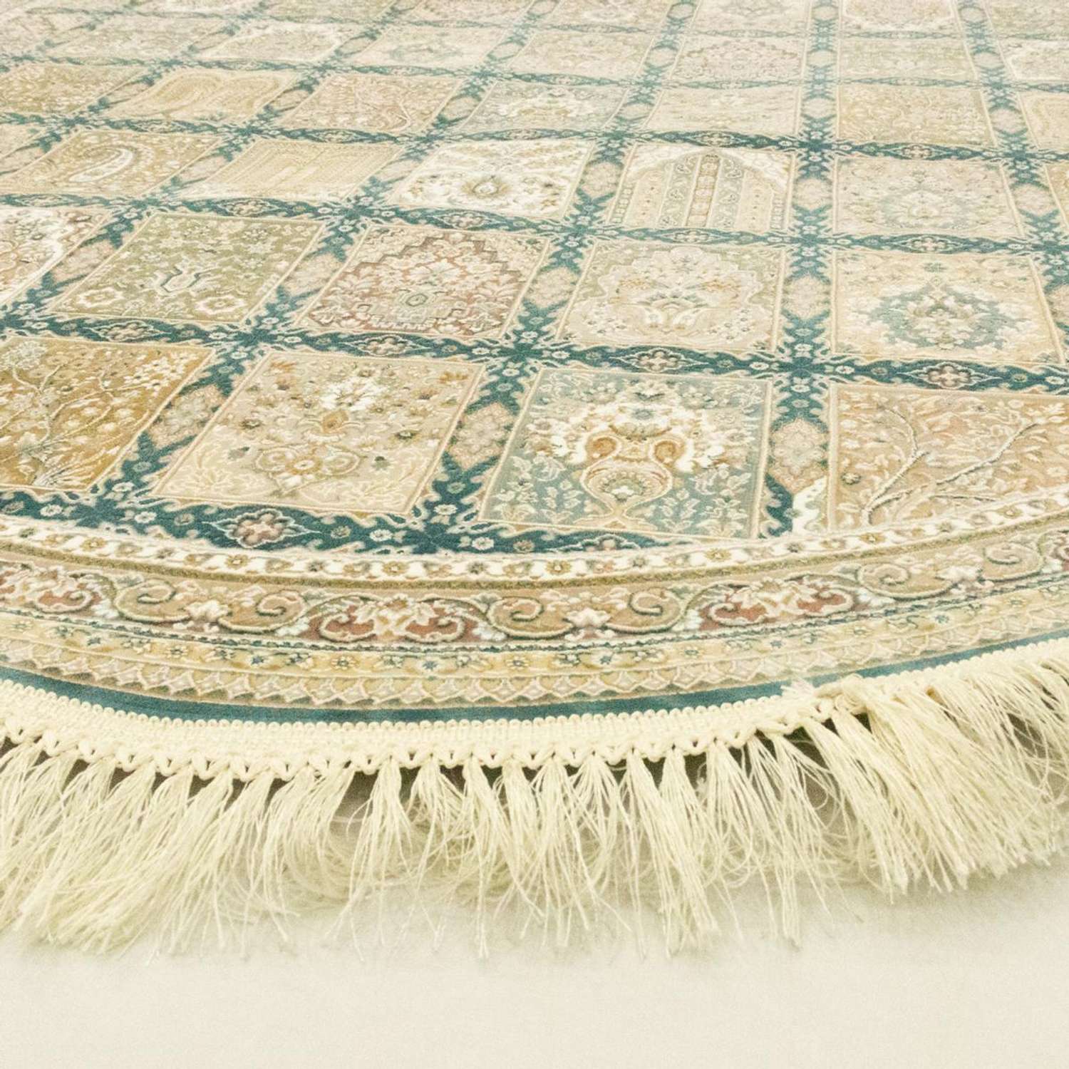 Oriental Carpet - Mahsoom - oval