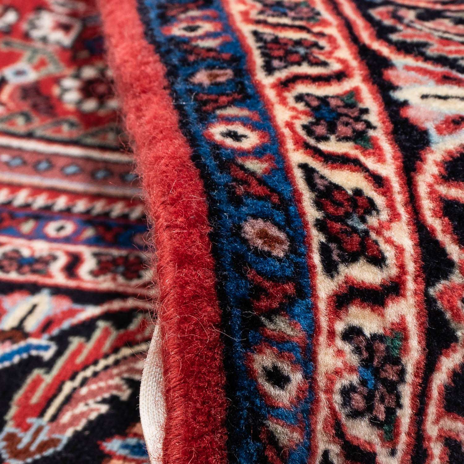 Persisk matta - Bijar - 232 x 170 cm - röd