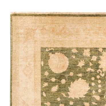 Tapis Ziegler - 365 x 275 cm - vert olive