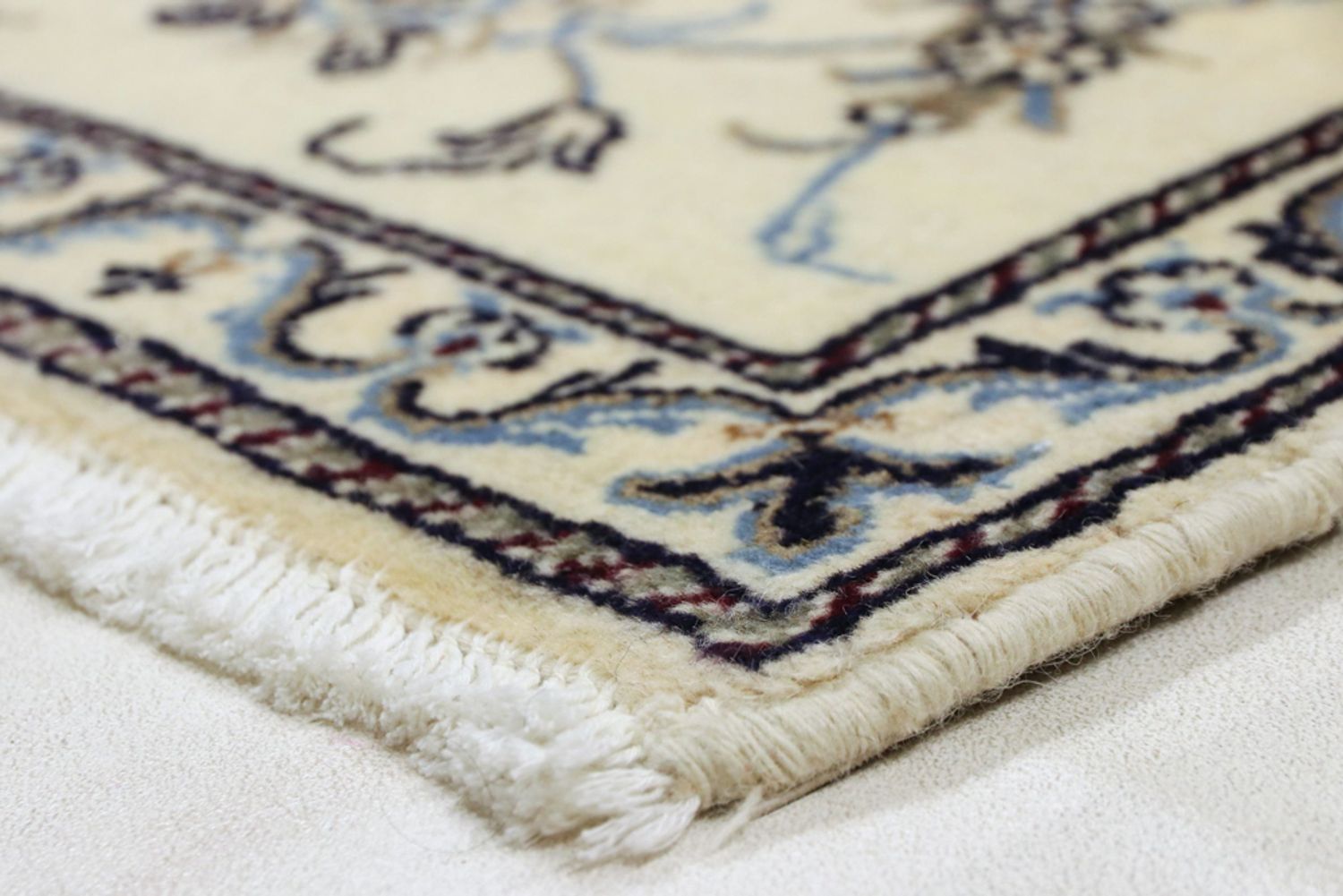 Perský koberec - Nain - 140 x 88 cm - pískový