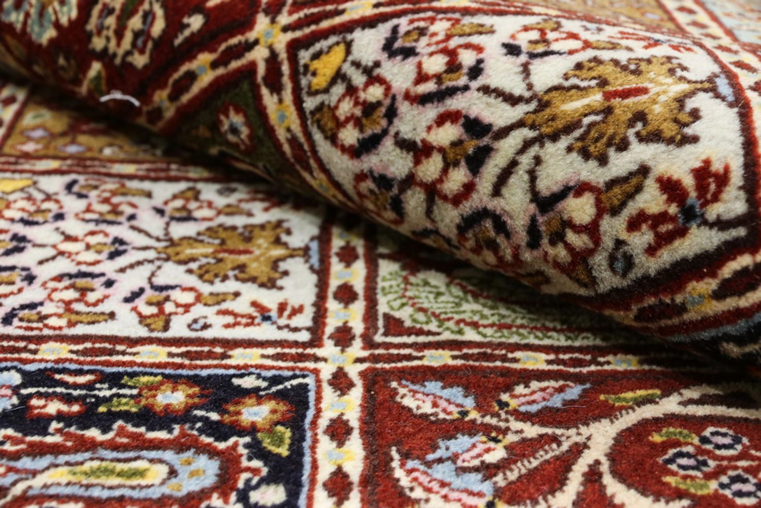 Perský koberec - Klasický - 240 x 165 cm - tmavě béžová