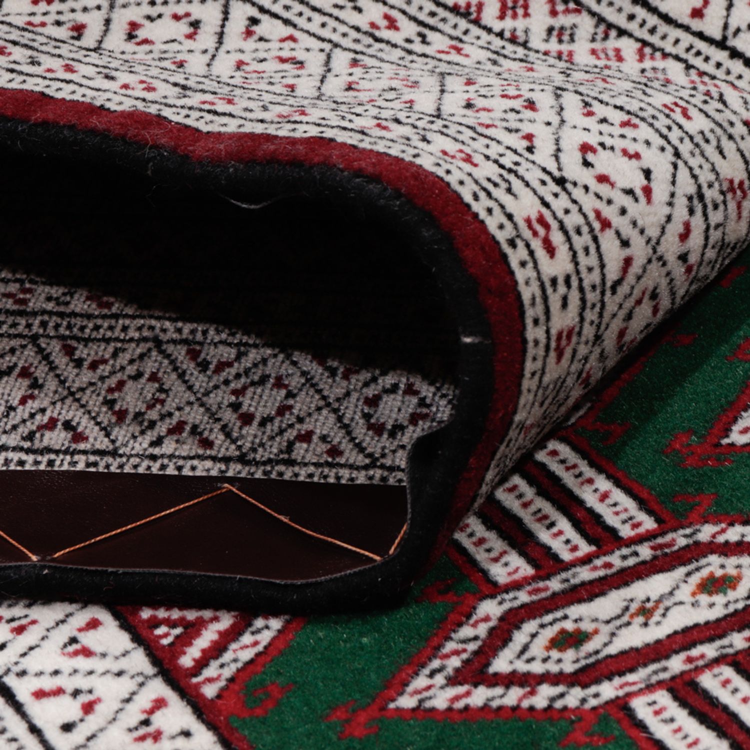 Pákistánský koberec - 178 x 135 cm - černá