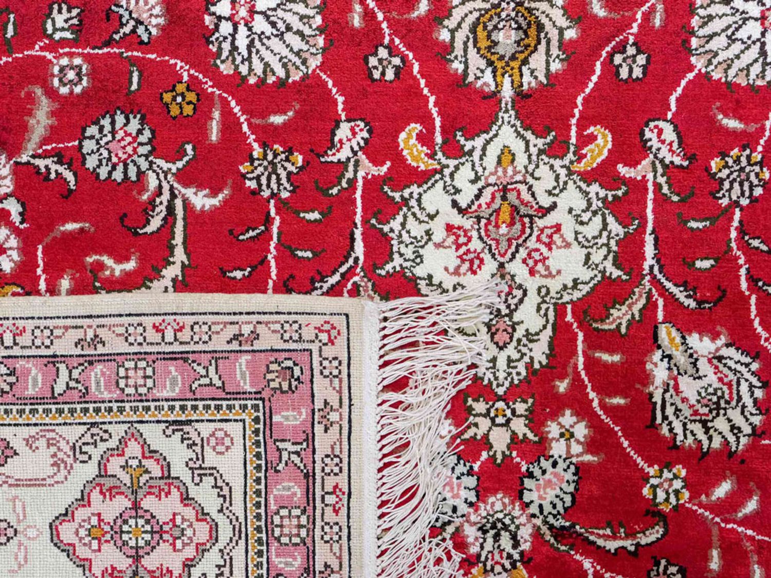 Hedvábný koberec - Čínské hedvábí - 278 x 183 cm - červená