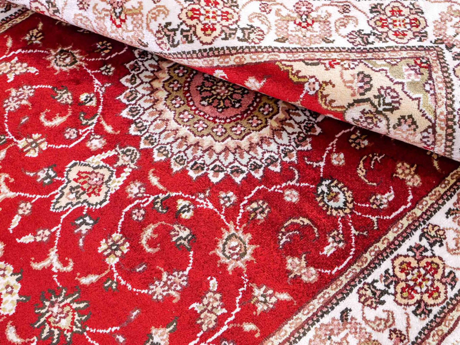 Hedvábný koberec - Čínské hedvábí - 117 x 77 cm - červená