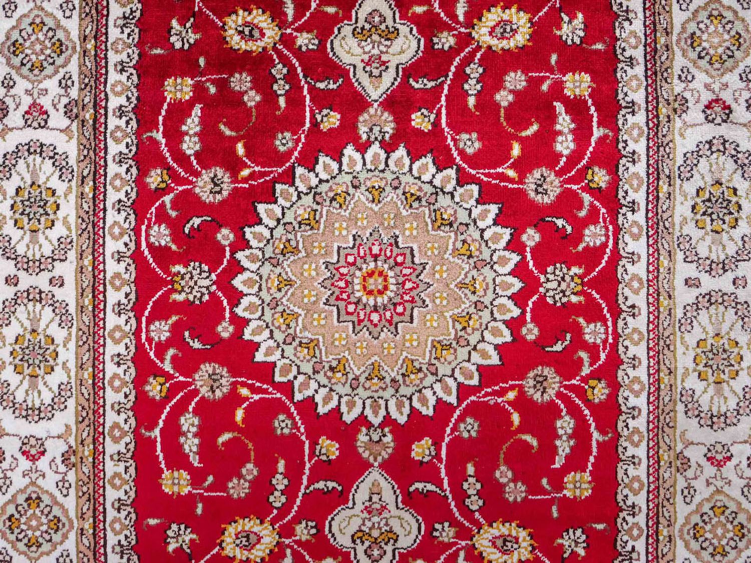 Hedvábný koberec - Čínské hedvábí - 120 x 77 cm - červená