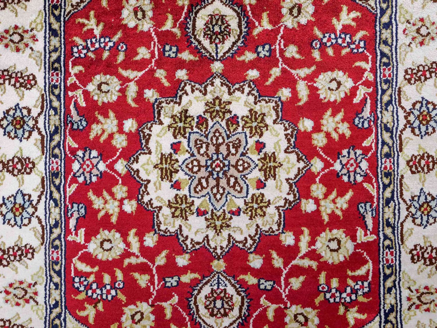 Hedvábný koberec - Čínské hedvábí - 89 x 60 cm - červená