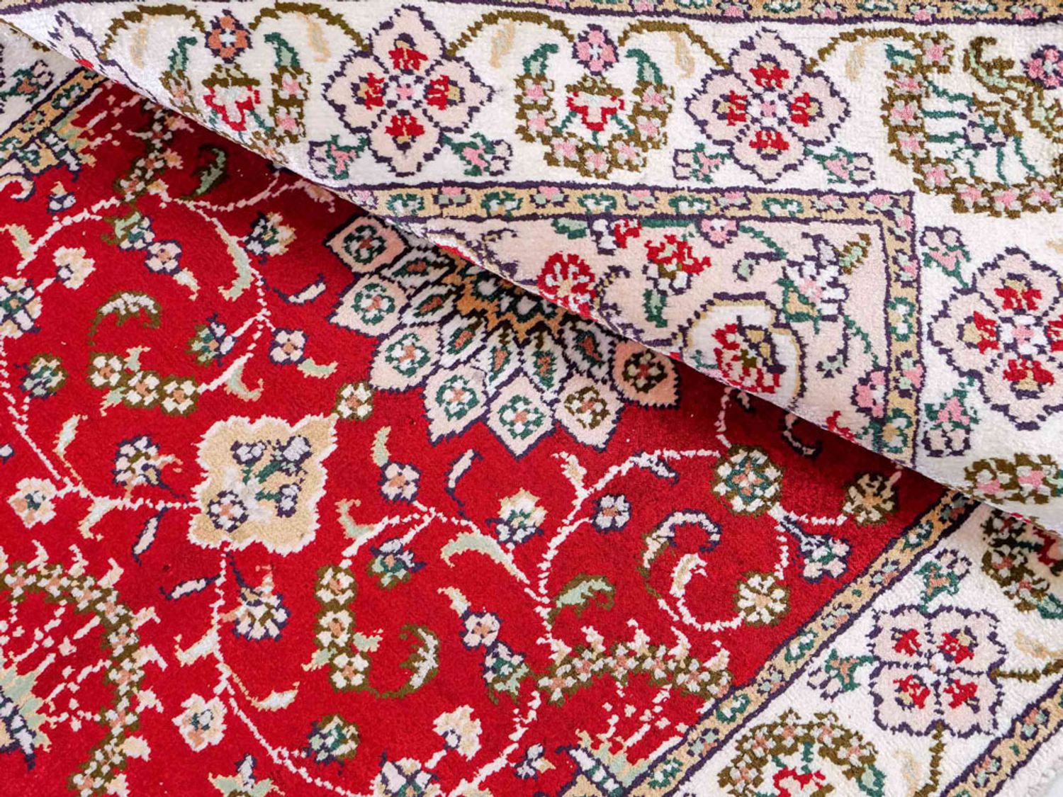 Hedvábný koberec - Čínské hedvábí - 89 x 62 cm - červená