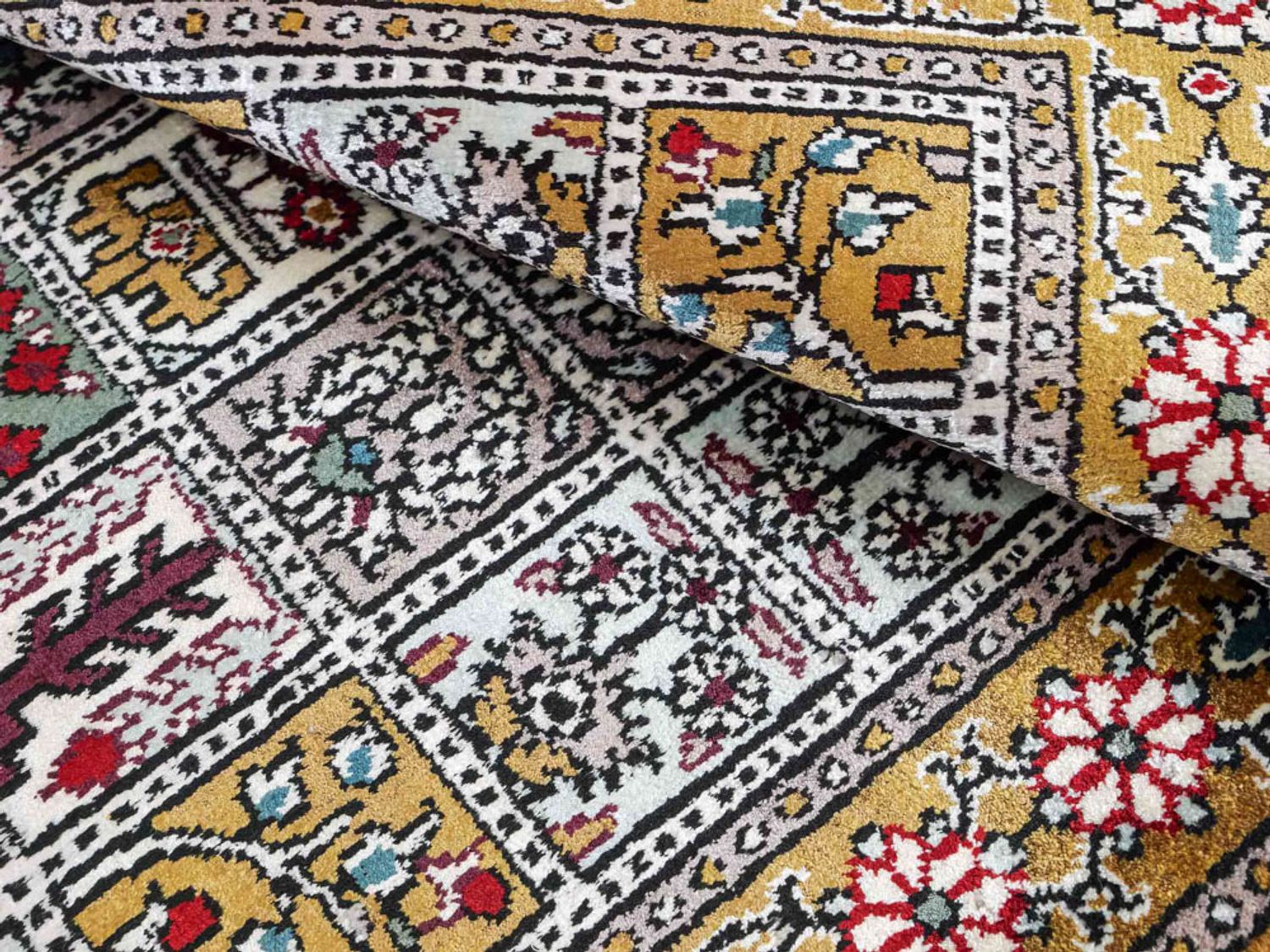 Hedvábný koberec - Čínské hedvábí - 92 x 64 cm - vícebarevné