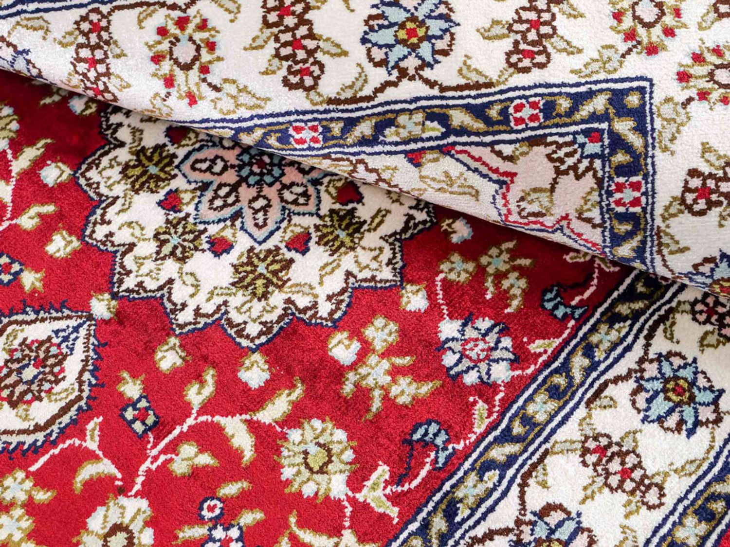 Hedvábný koberec - Čínské hedvábí - 92 x 60 cm - červená