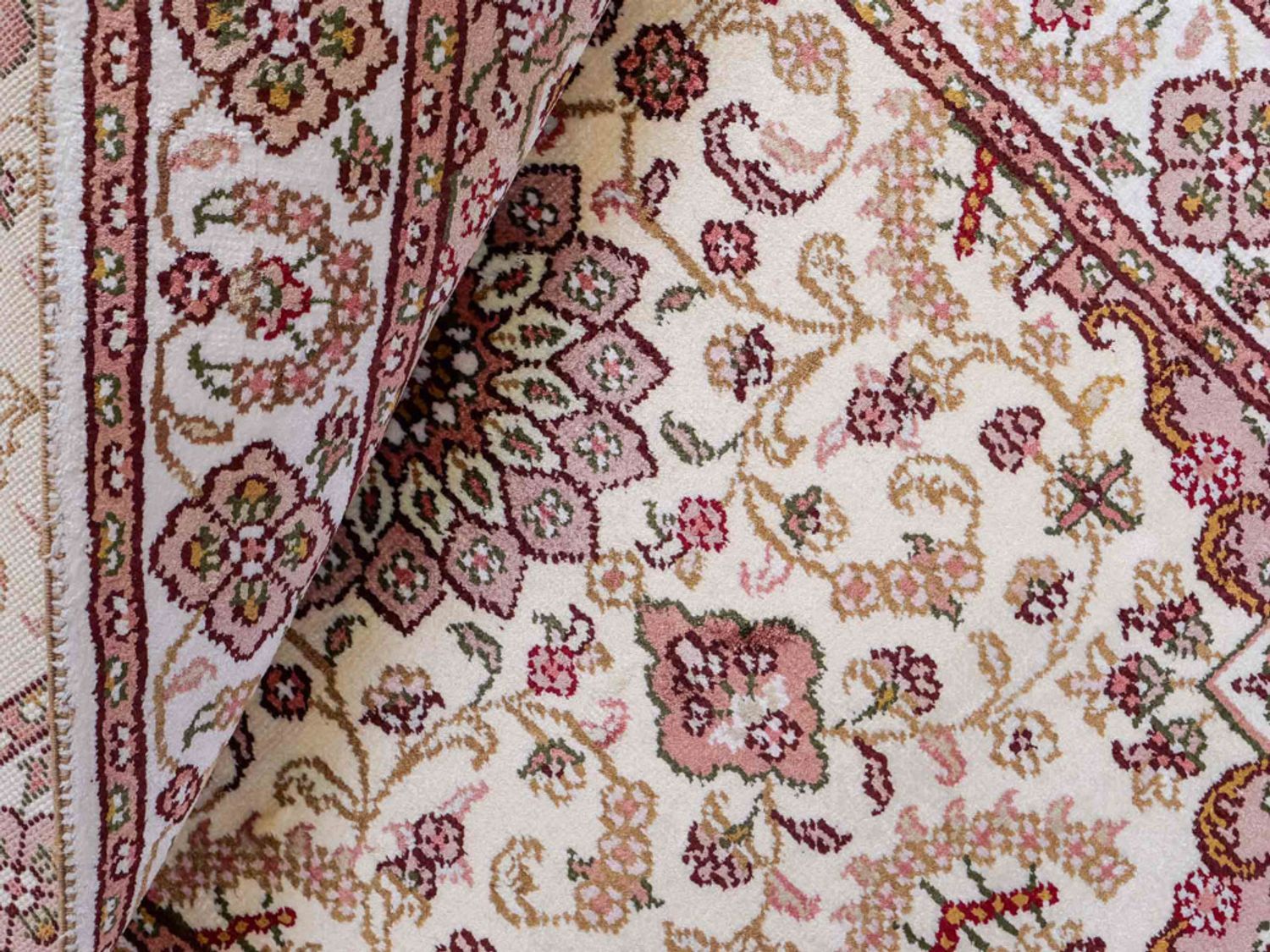 Hedvábný koberec - Čínské hedvábí - 88 x 59 cm - světle béžová