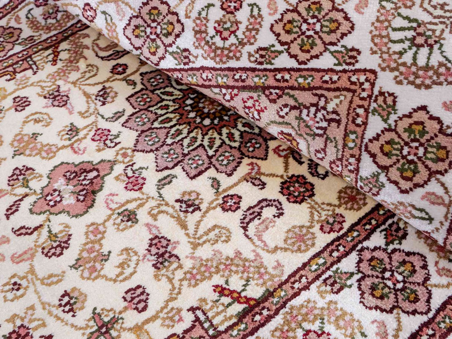 Hedvábný koberec - Čínské hedvábí - 88 x 59 cm - světle béžová