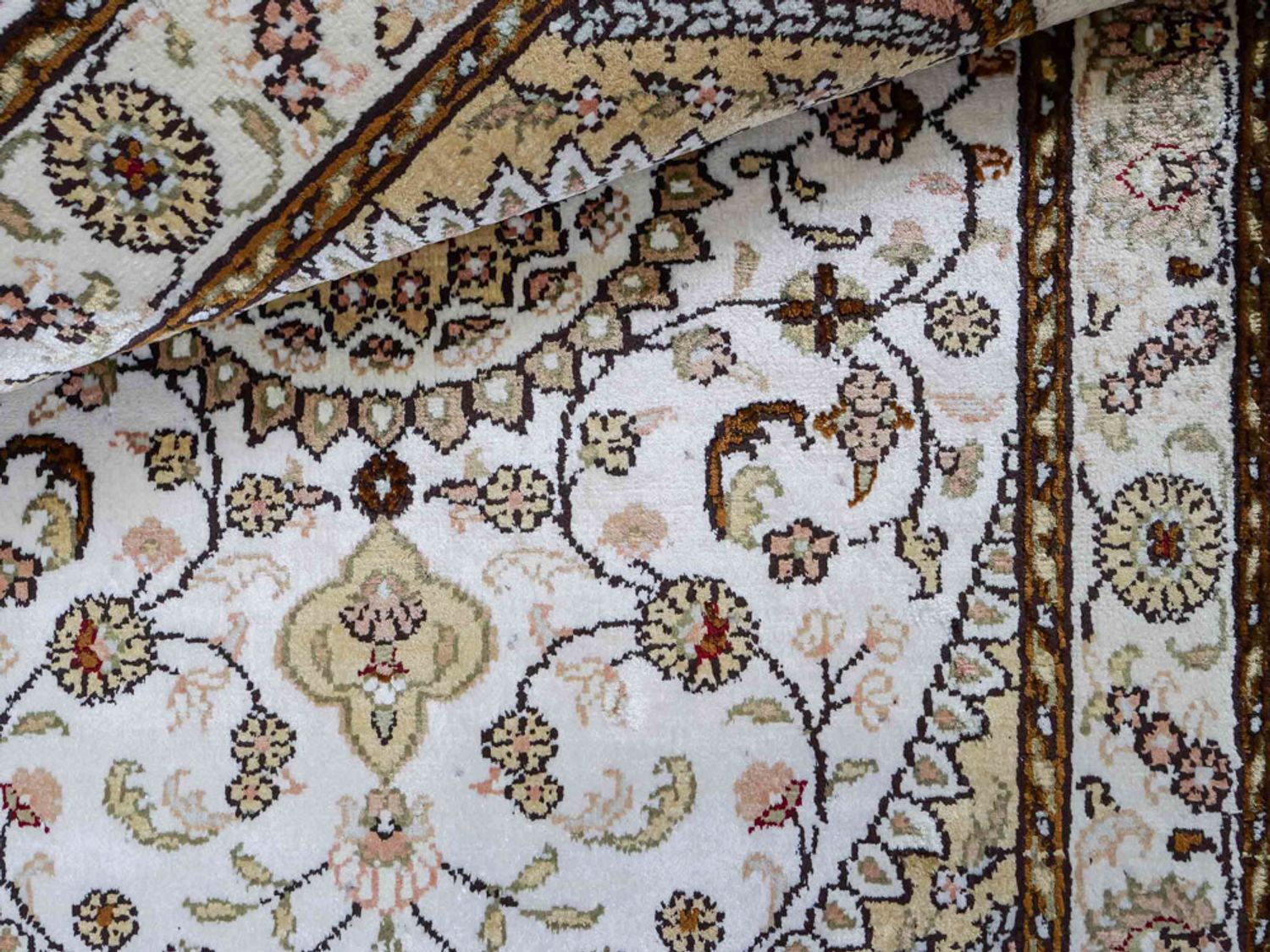 Hedvábný koberec - Čínské hedvábí - 89 x 61 cm - krémová