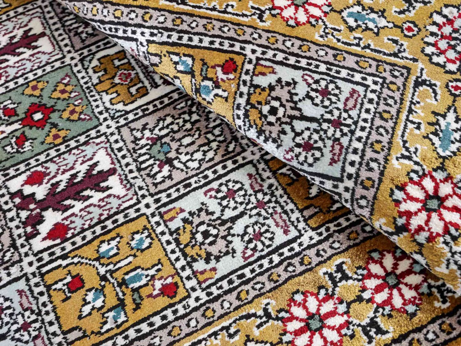 Hedvábný koberec - Čínské hedvábí - 92 x 63 cm - vícebarevné