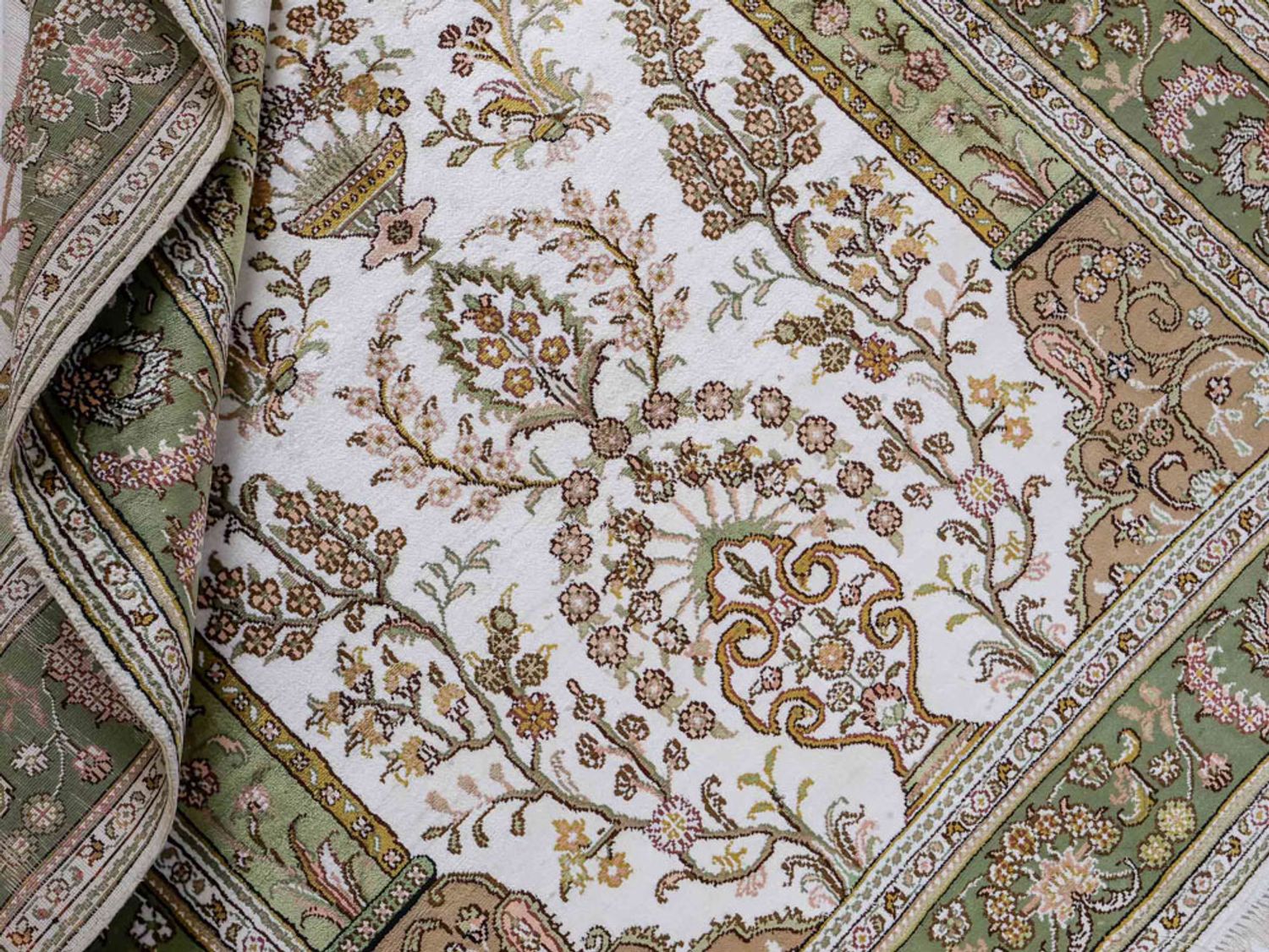 Hedvábný koberec - Čínské hedvábí - 181 x 123 cm - béžová