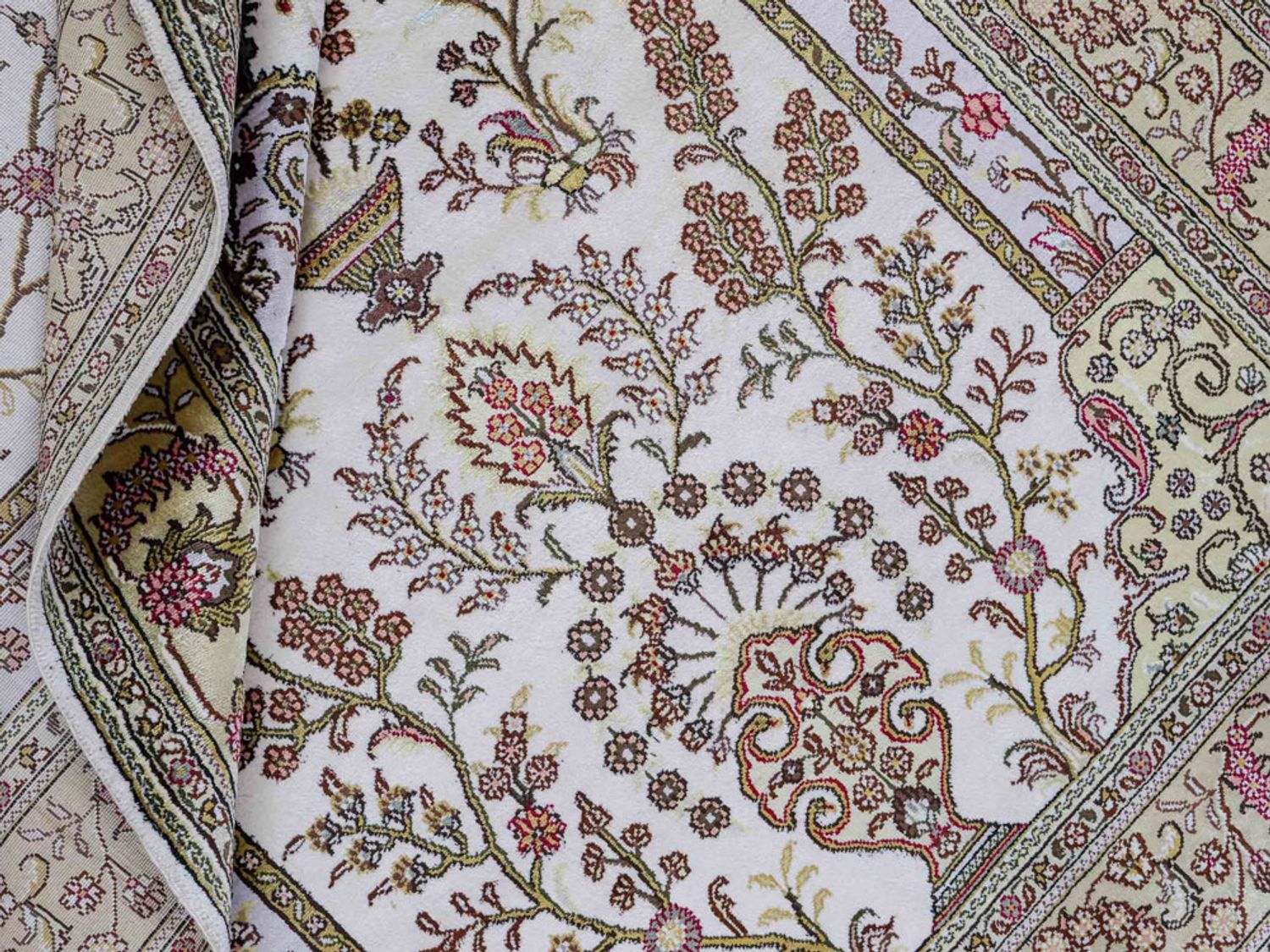 Hedvábný koberec - Čínské hedvábí - 179 x 124 cm - béžová