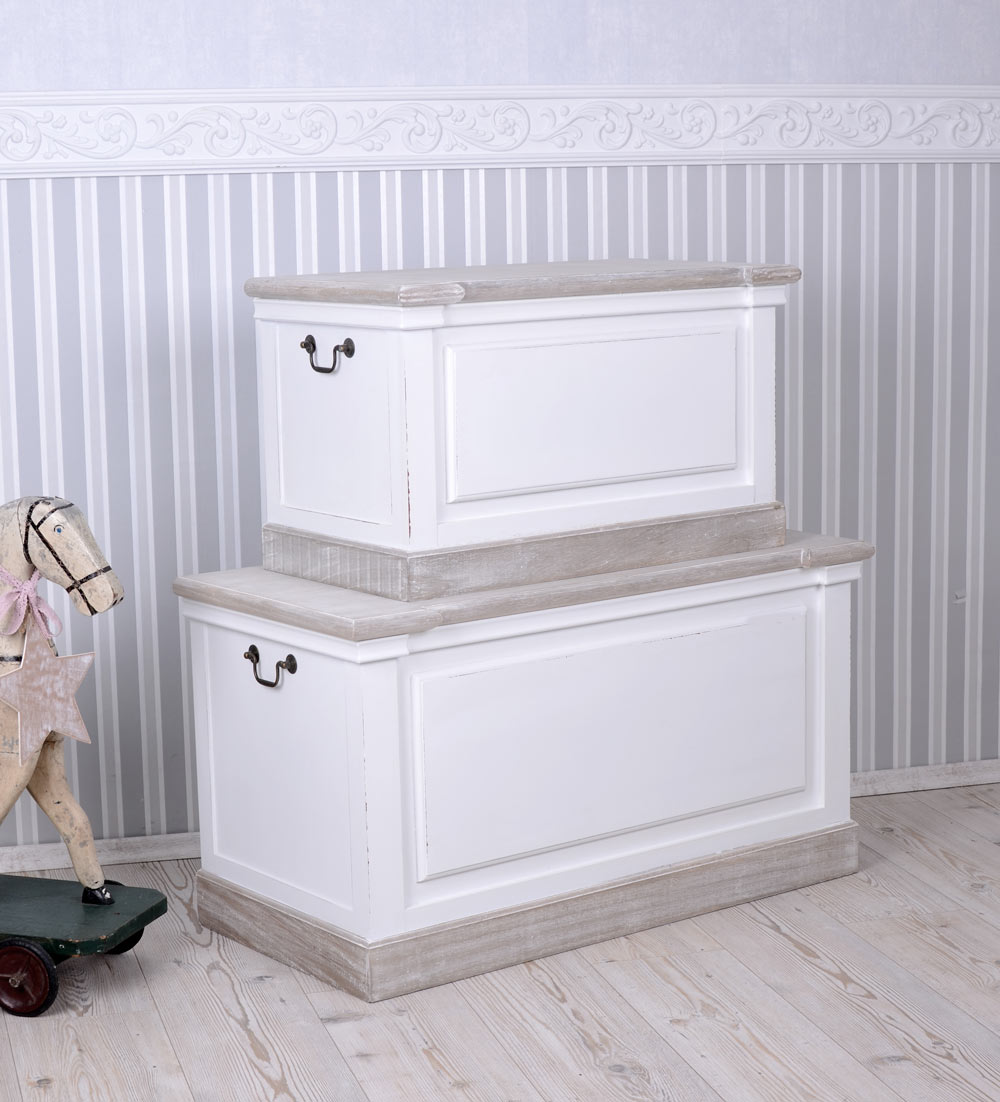 Zwei Truhen Kisten shabby chic Truhe Sitztruhe weiss Wäschetruhe