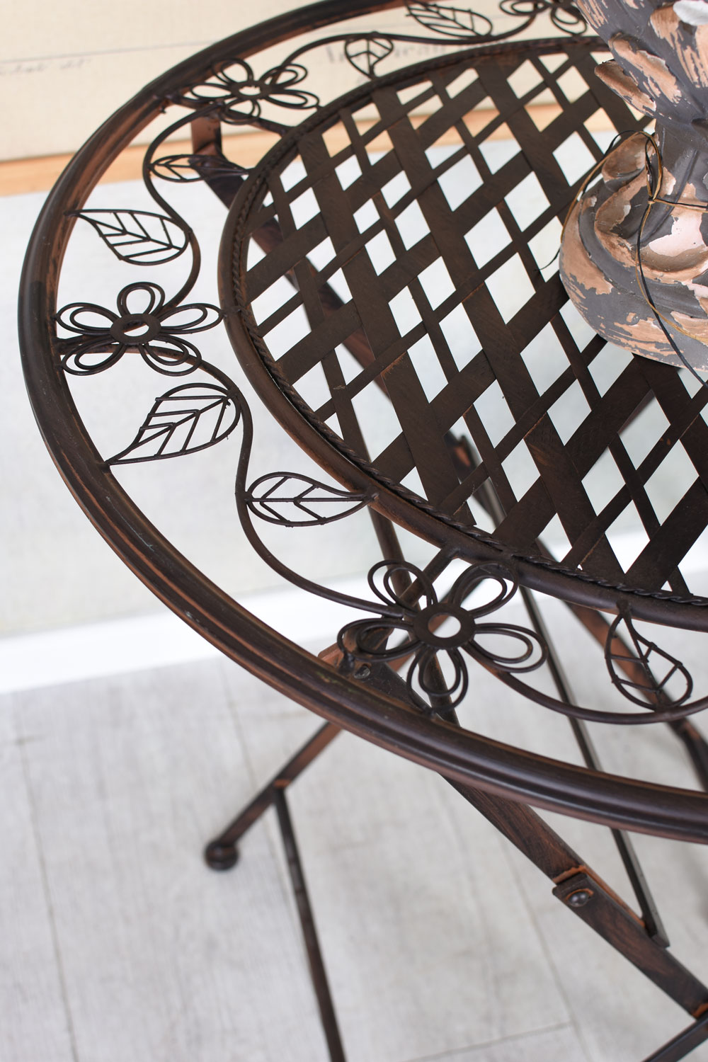 Garten Tisch Landhausstil Balkontisch rund Metalltisch Klapptisch Retro