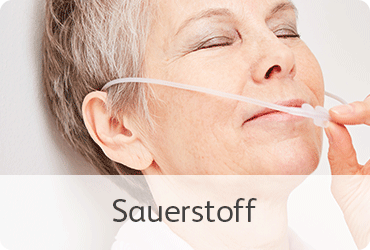 Kategorie Sauerstoff: Ältere Frau mit Nasenbrille zur Sauerstoff-Therapie.