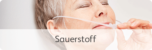 Kategorie Sauerstoff: Ältere Frau mit Nasenbrille zur Sauerstoff-Therapie.