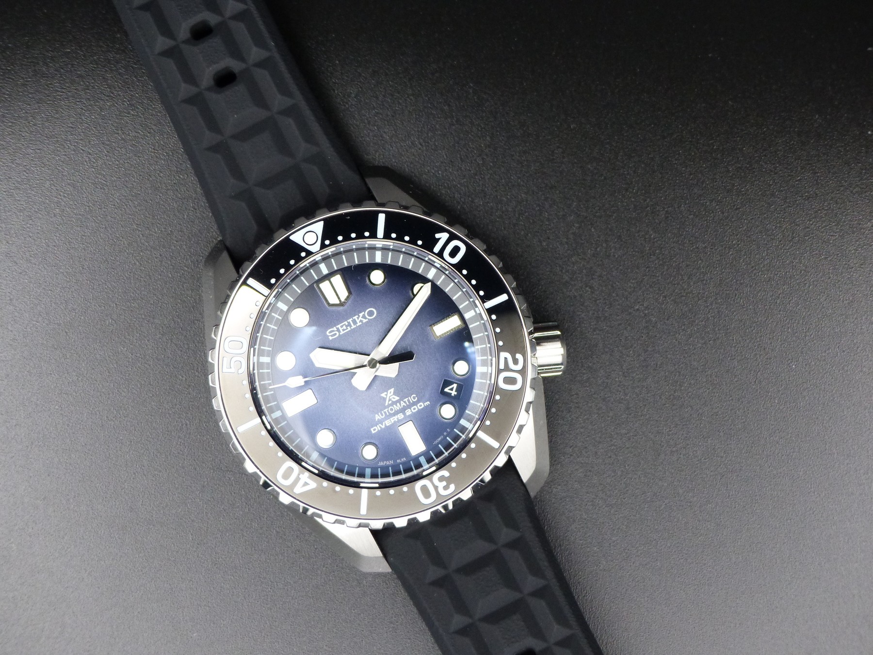 Seiko Prospex Diver SLA055 SLA055J1 Limited Edition mit Waffel strap Silikonband