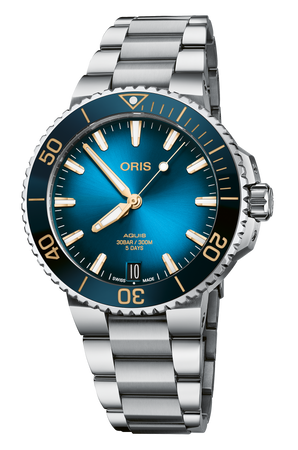 Aquis Date Calibre 400