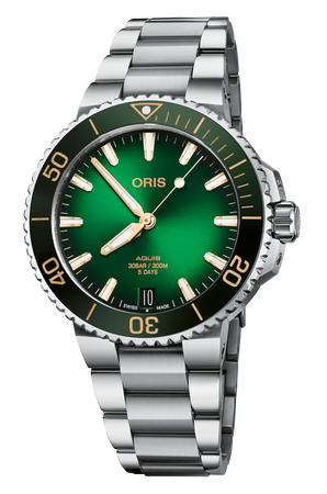 Aquis Date Calibre 400