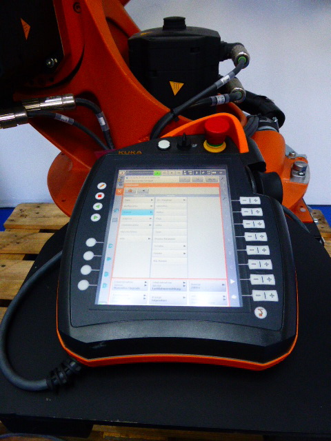 Kuka Roboter Vkr 16 2 R1610 Mit Steuereinheit Vkrc4 Sc5 Und Kuka Smartpad Amikon Shop De An Und Verkauf Von Gebrauchter Industrieelektonik