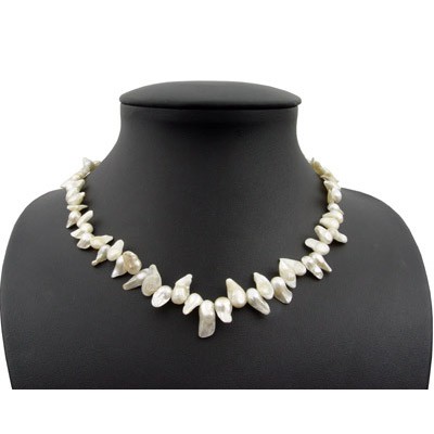Kette Collier aus Biwa-Perlen