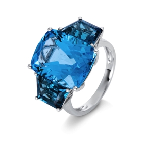 Ring aus 750 Gold Weißgold 3 Blautopase 17,7ct London Blue B:15,7mm 4er-Krappe Ring aus 750 Gold Weißgold 3 Blautopase 17,7ct London Blue B:15,7mm 4er-Krappe