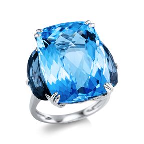 Ring aus 750 Gold Weißgold 3 Topase 33,2ct London Blue B:20mm 4er-Krappe