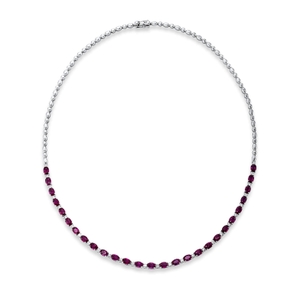 Collier aus 750 Weißgold 27 Rubine 10,26ct rot 28 Brillanten 1,18ct TW-SI L:44,5cm
