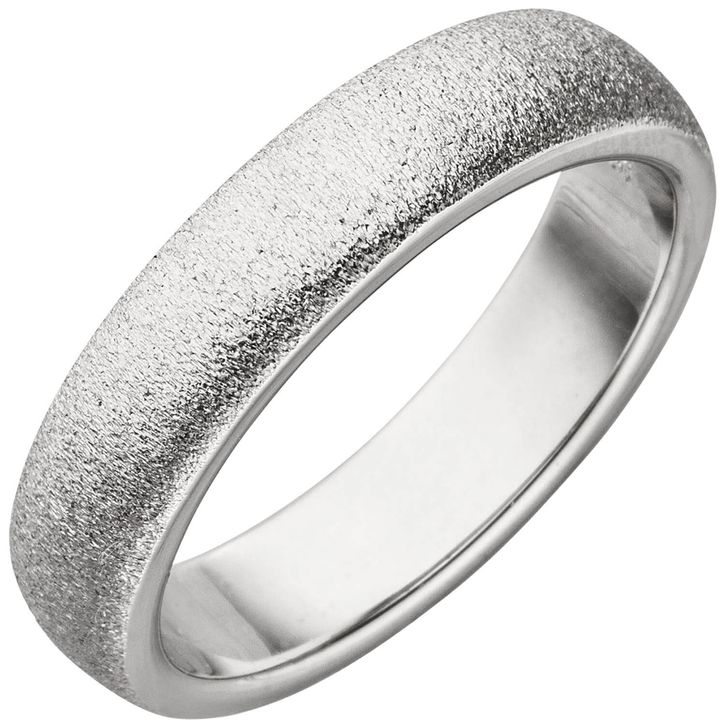 Ring aus 925 Silber mit Struktur