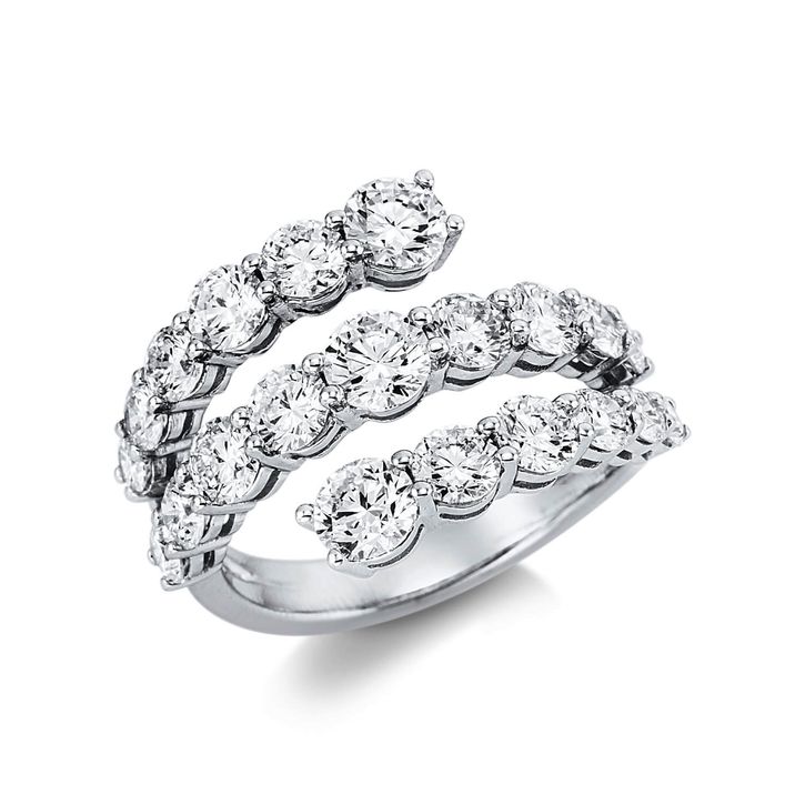 Ring aus 750 Weißgold 21 Brillanten 3.23ct