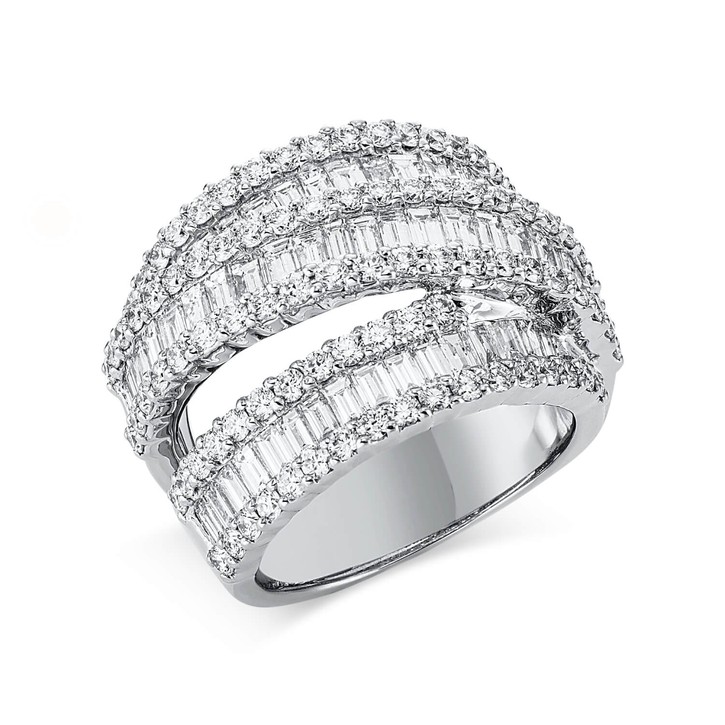 Ring aus 750 Weißgold 159 Brillanten 4.01ct