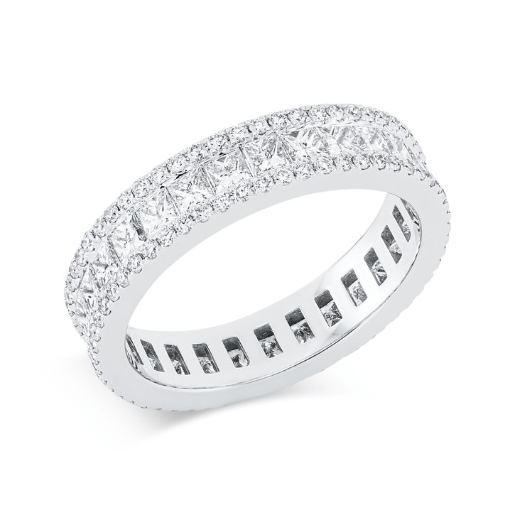 Ring aus 750 Weißgold 141 Brillanten 2.25ct