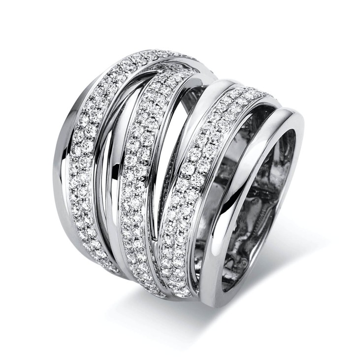 Ring aus 750 Weißgold 142 Brillanten 1.39ct